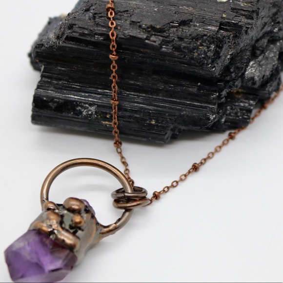 Amethyst Point 16in - Picture 5 of 5